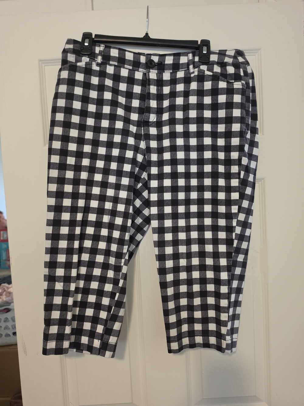 St. John's Bay Black and White Gingham Womens Capri Pants